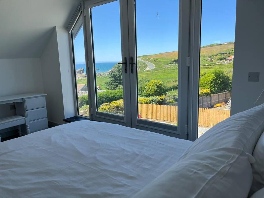 Seacliff, Broad Haven. Villa ภายนอก รูปภาพ