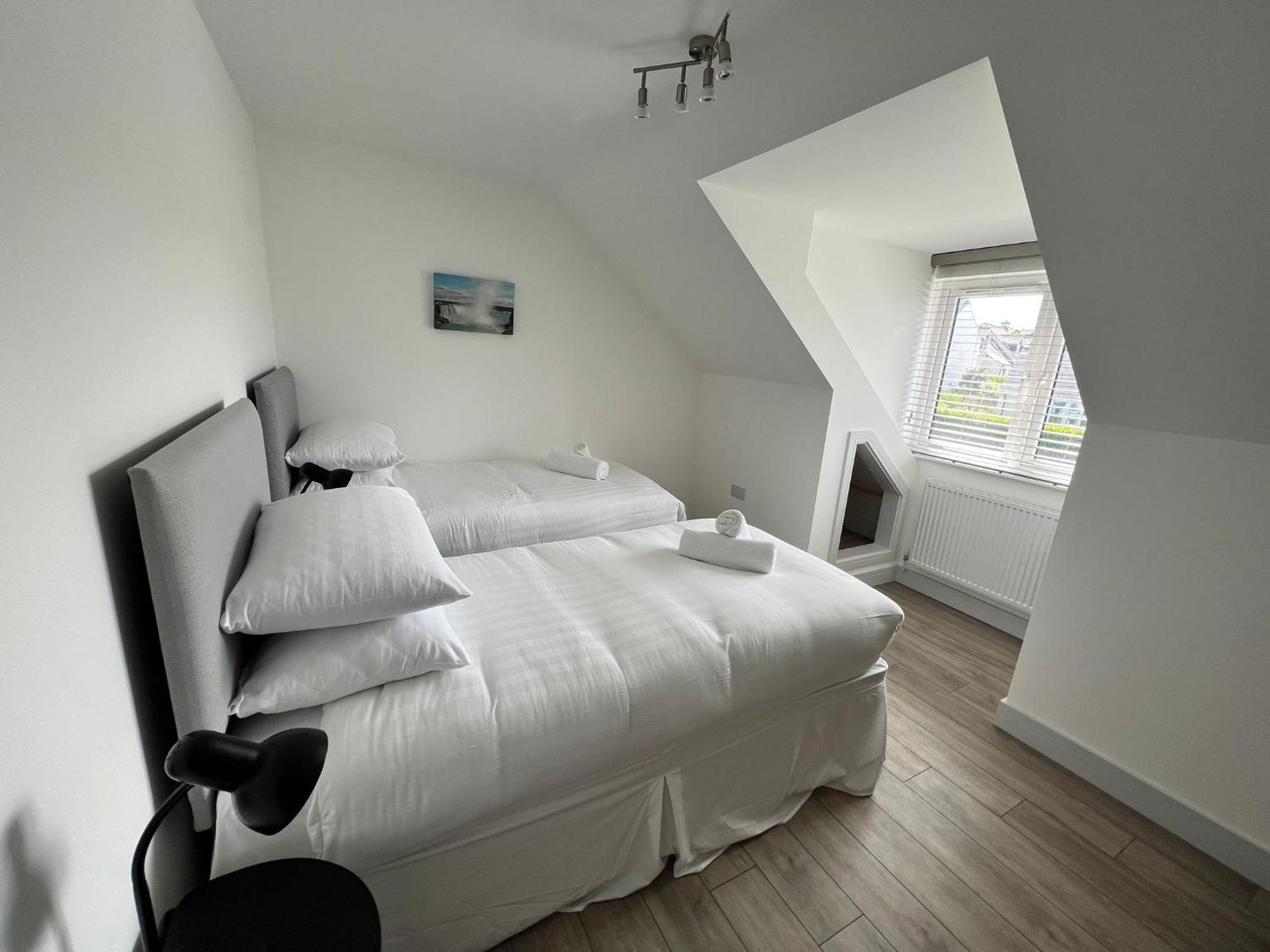 Seacliff, Broad Haven. Villa ภายนอก รูปภาพ