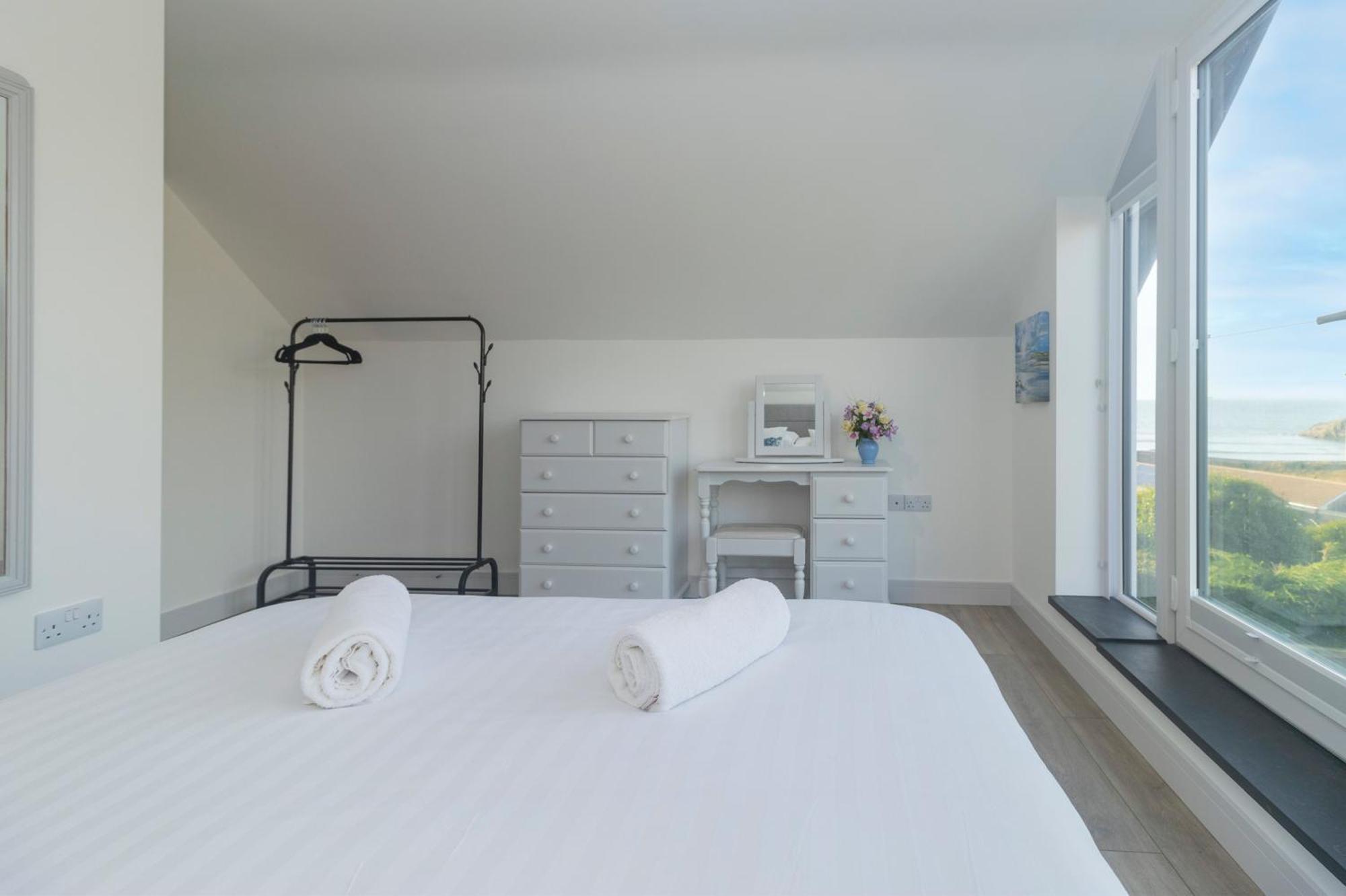 Seacliff, Broad Haven. Villa ภายนอก รูปภาพ